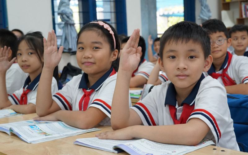 Đánh giá đội ngũ giáo viên và môi trường học tập